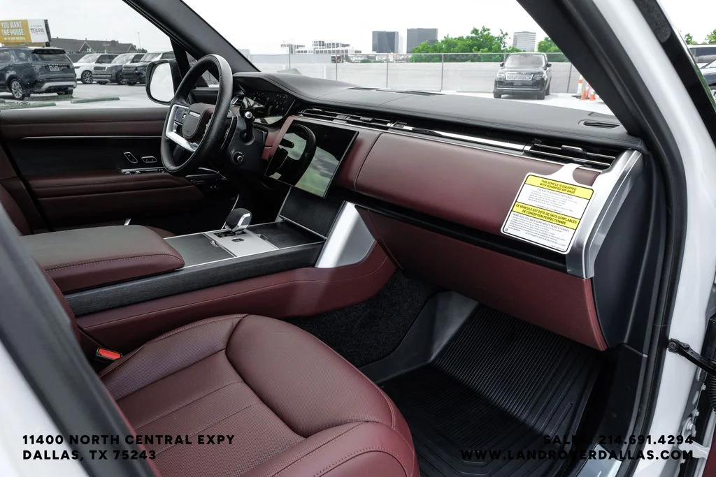 New 2026 Fuji White Land Rover SE image 16