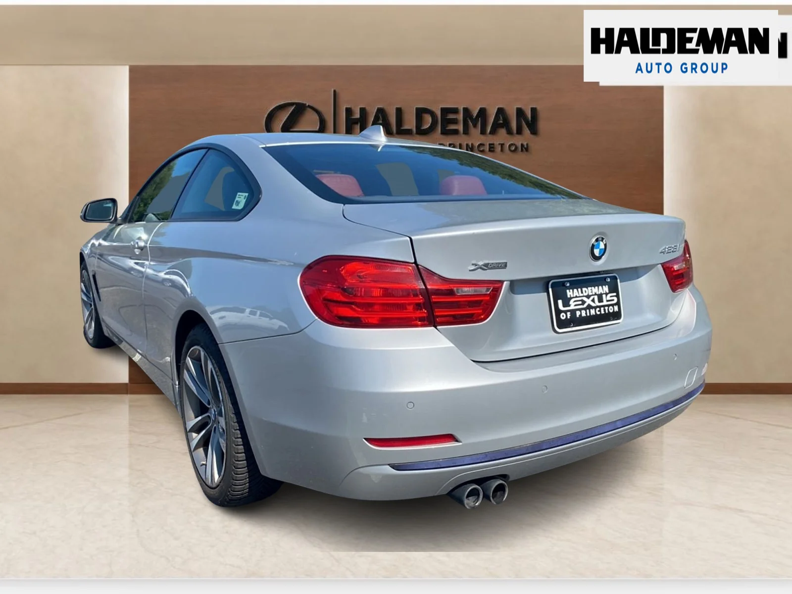 Used 2014 Silver BMW xDrive image 3
