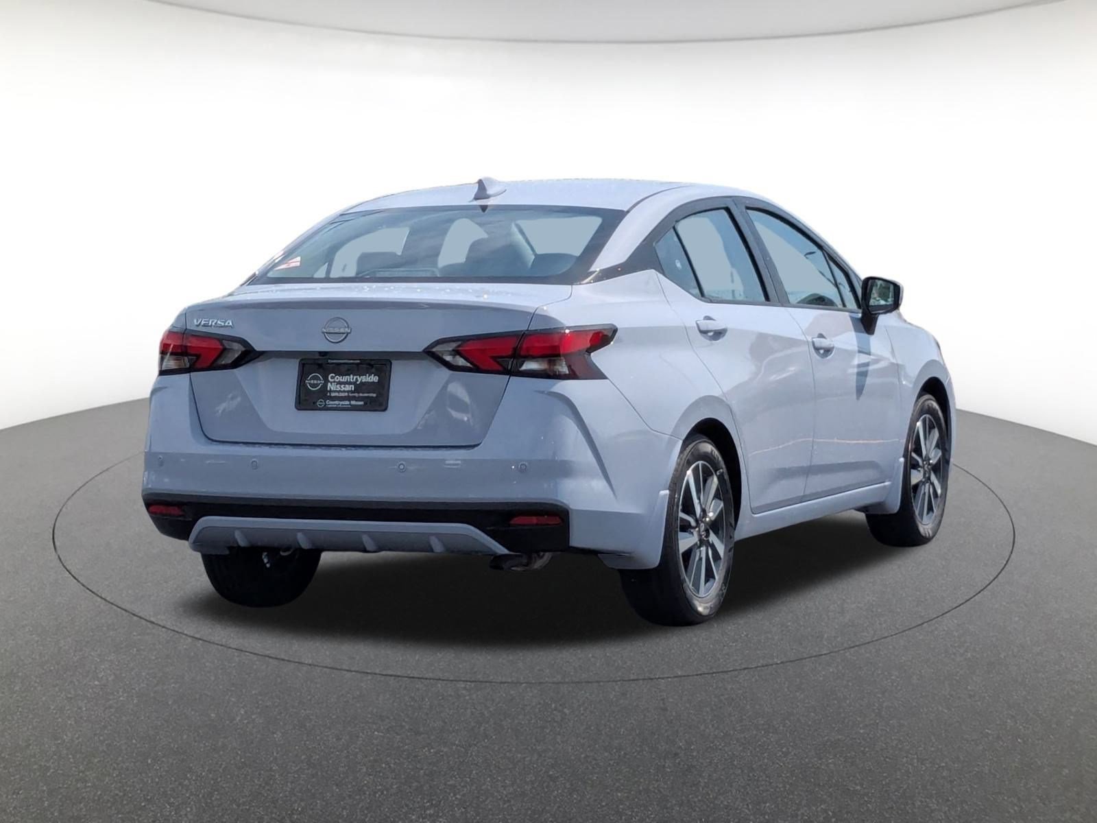 2025 Nissan Versa Sedan SV - Photo 6