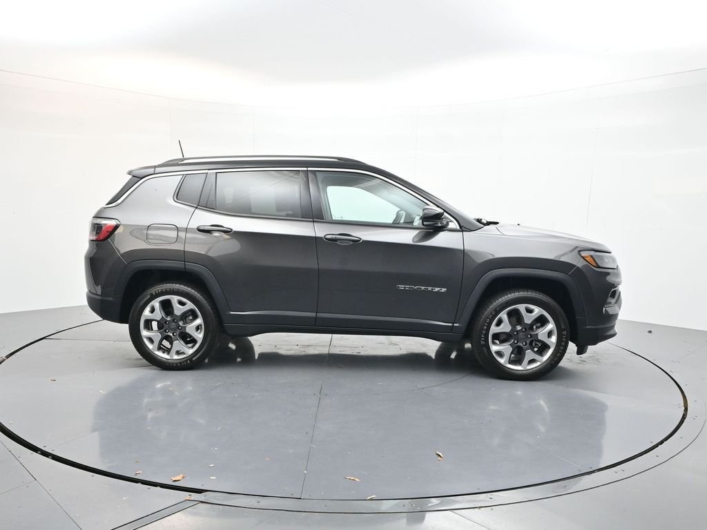 Used 2022 Crystal Metallic Jeep Limited image 8