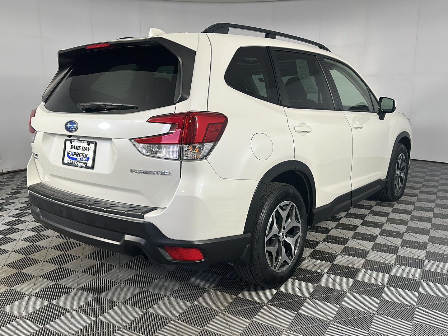 Used 2020 Crystal White Pearl Subaru Premium image 7