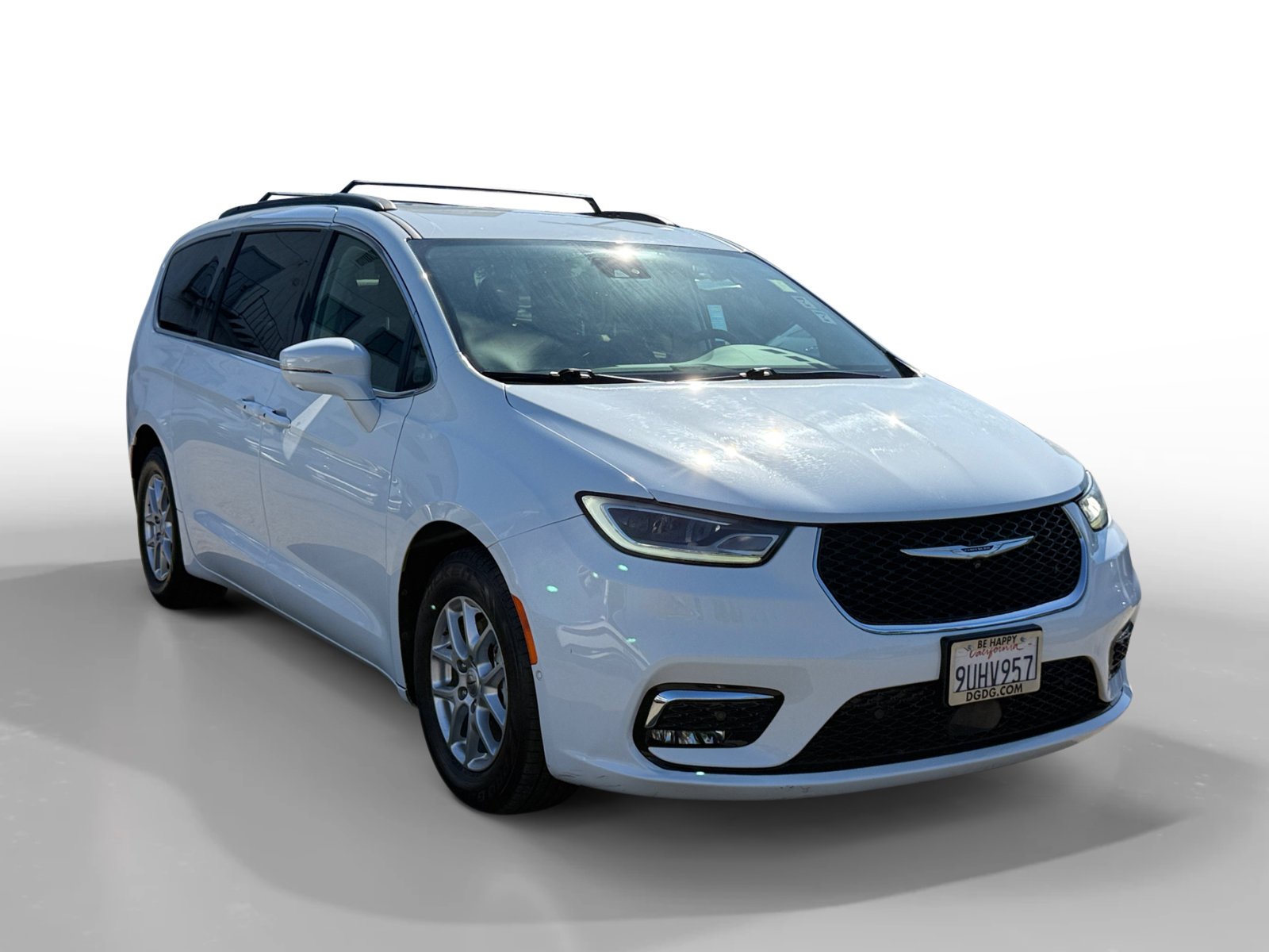 Used 2022 Bright White Clearcoat Chrysler Touring L image 7