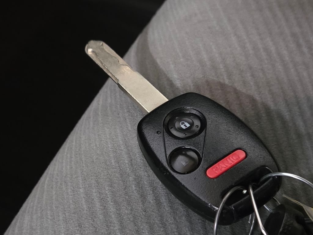 Used 2011  Honda LX image 35