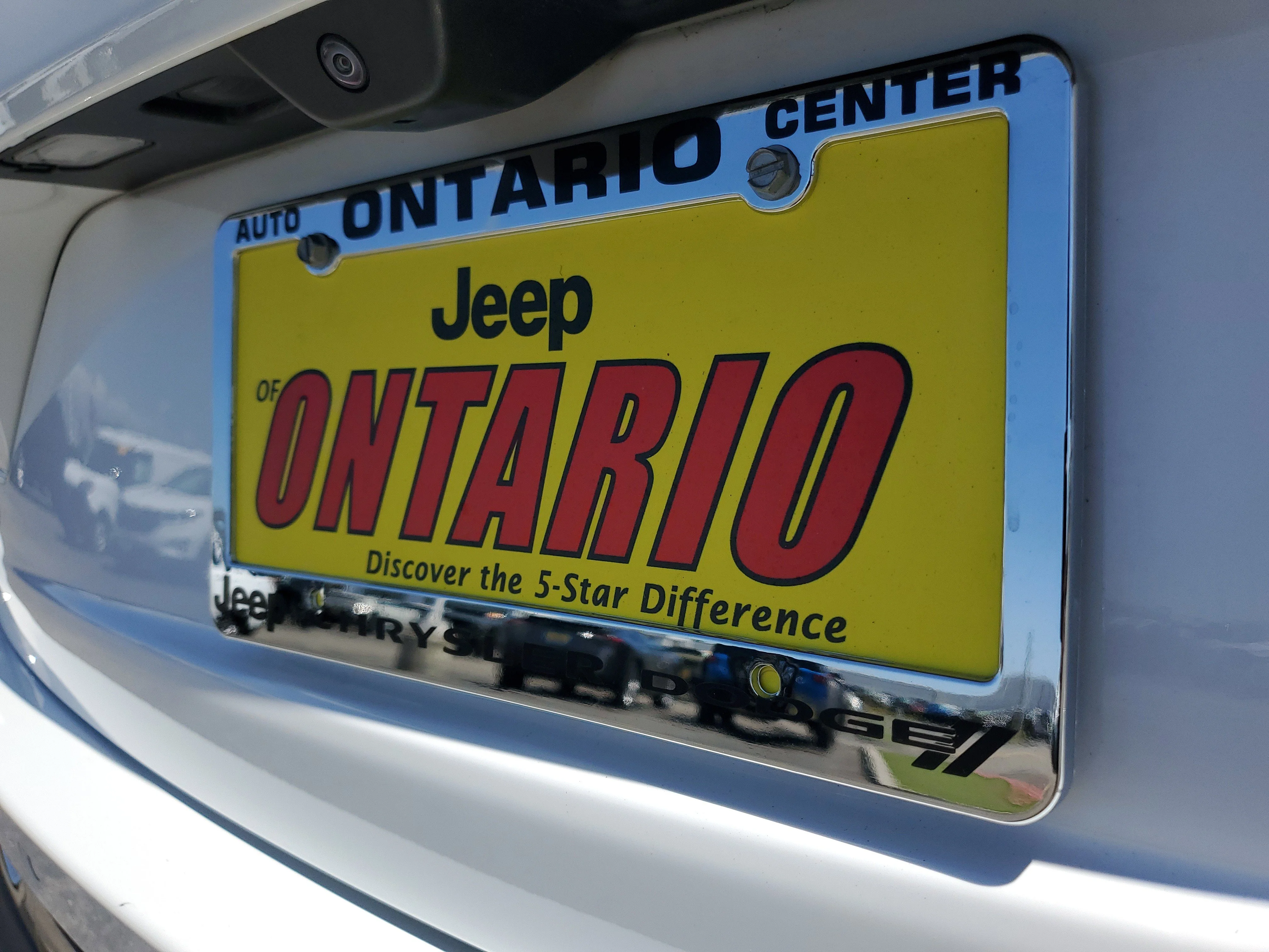 Used 2025 White Jeep Laredo X image 29