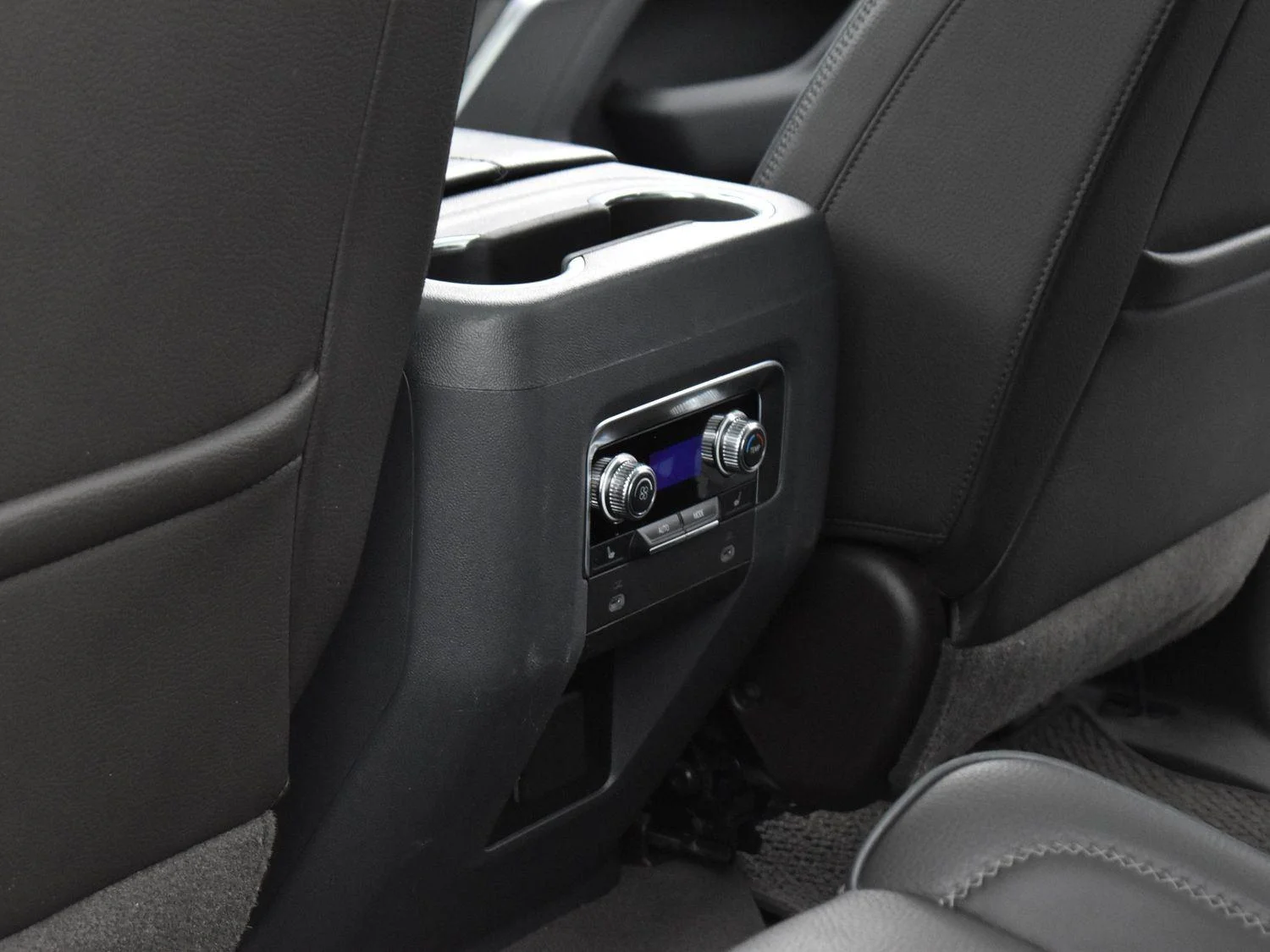 Used 2021 Hunter Metallic GMC Denali image 32
