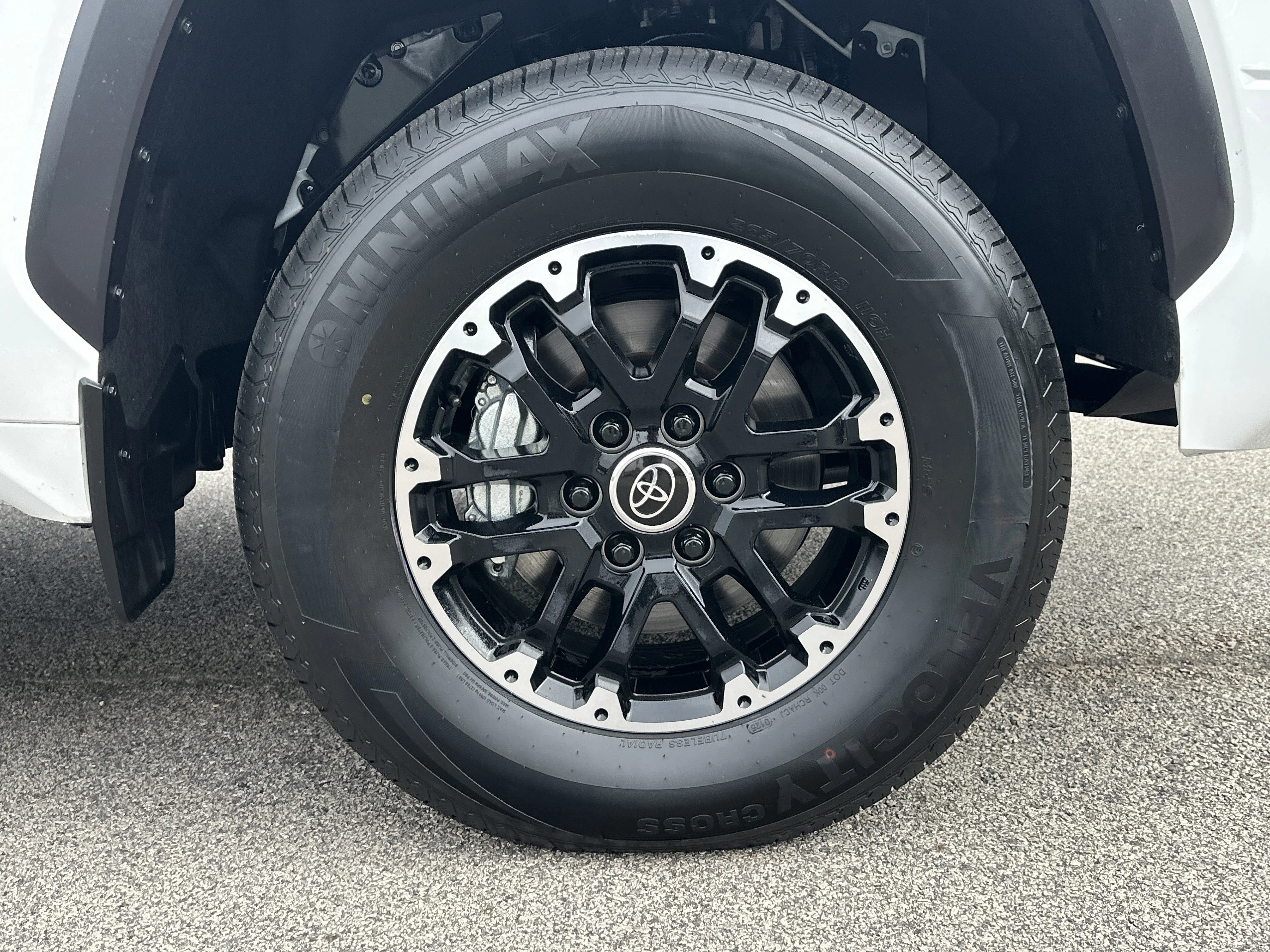Used 2024 Ice Cap Toyota SR5 image 12