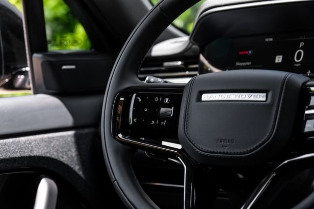 New 2026 Charente Grey Land Rover Dynamic SE image 22