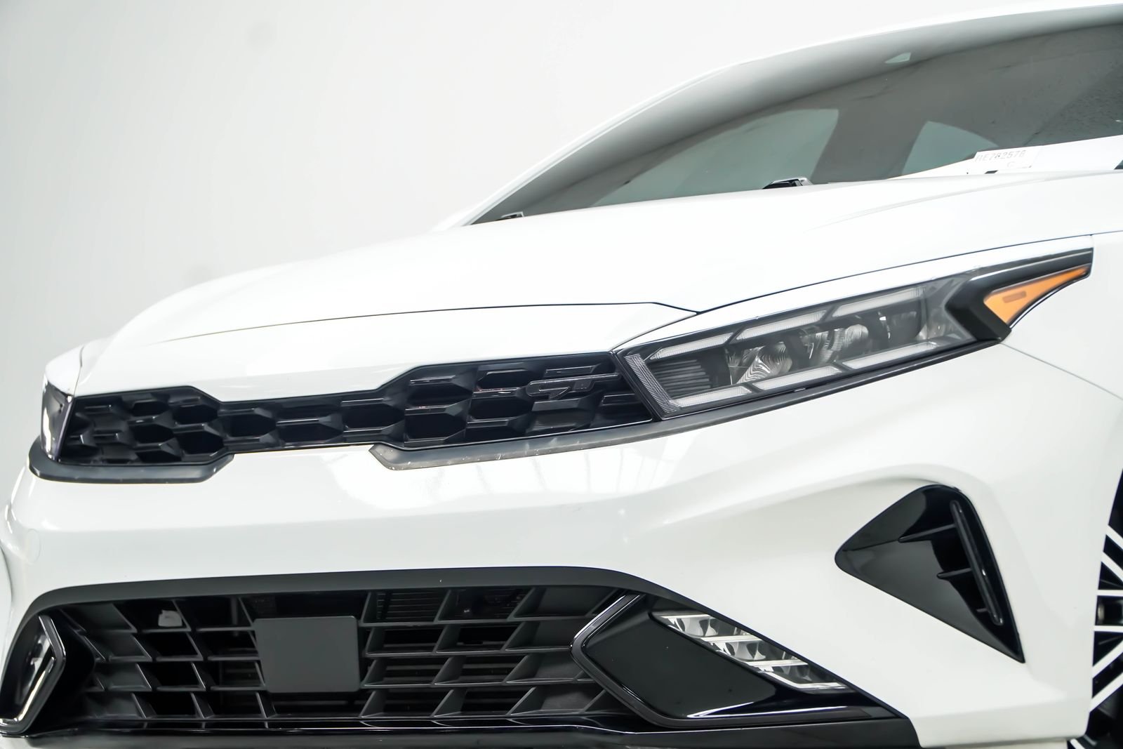 Used 2024 White Kia GT image 2