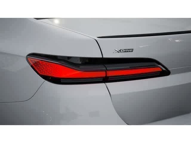 Used 2026 Alpine White BMW 740i xDrive image 8