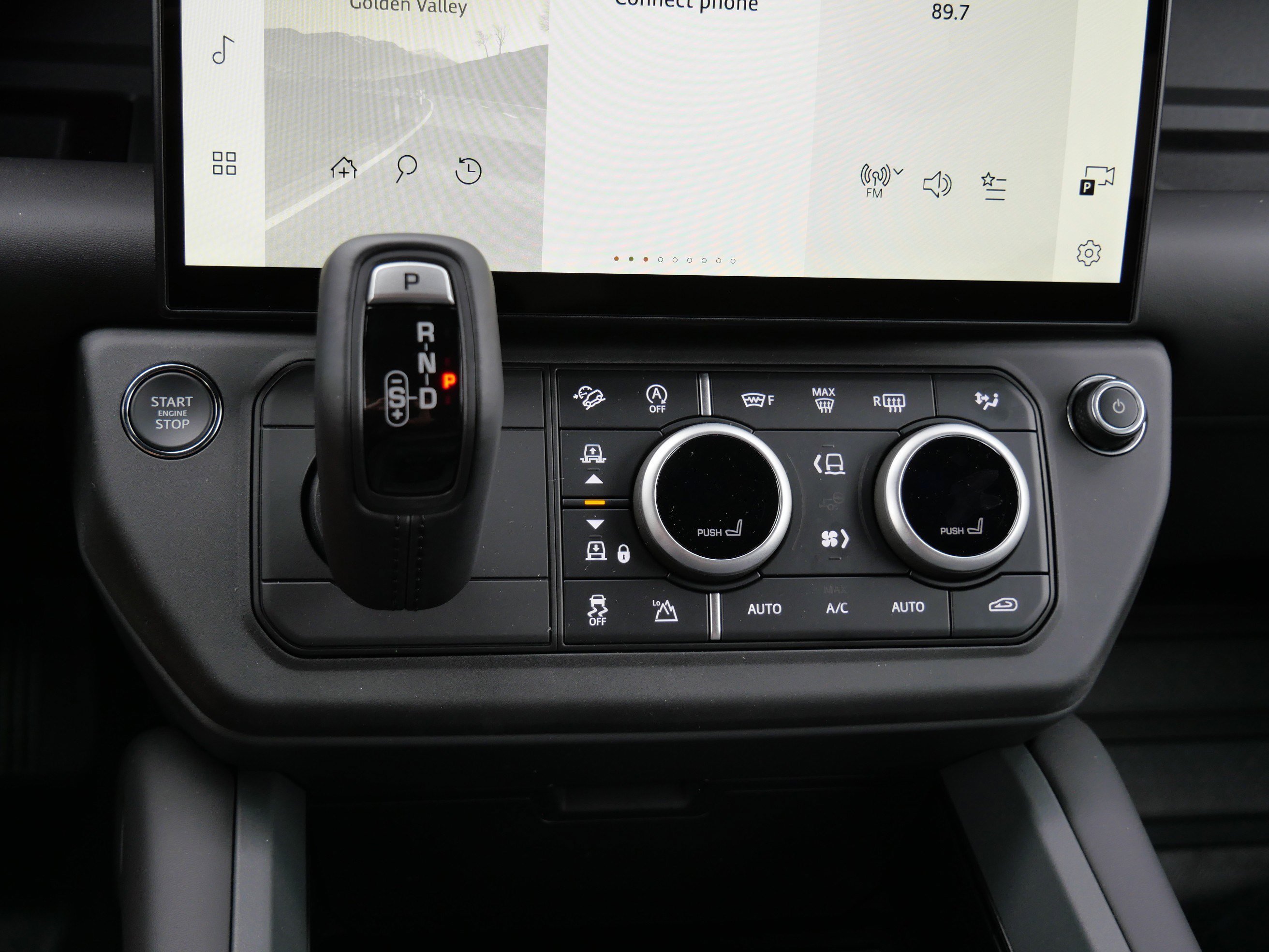 New 2026 Fuji White Land Rover X-Dynamic SE image 5