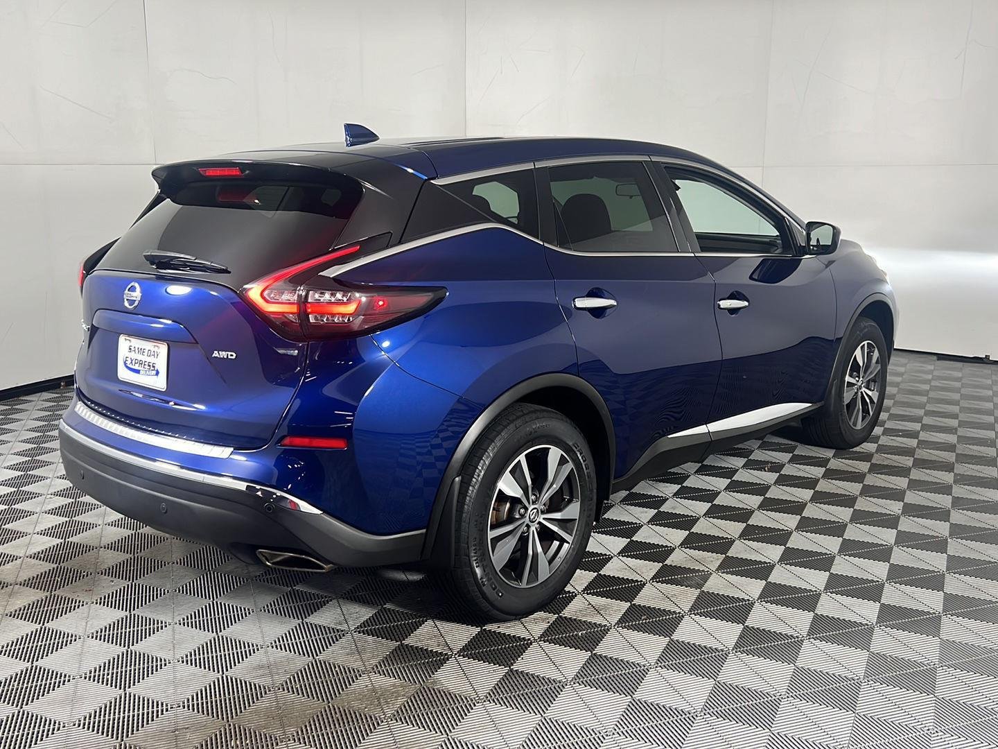 Used 2021 Deep Blue Pearl Nissan S image 10