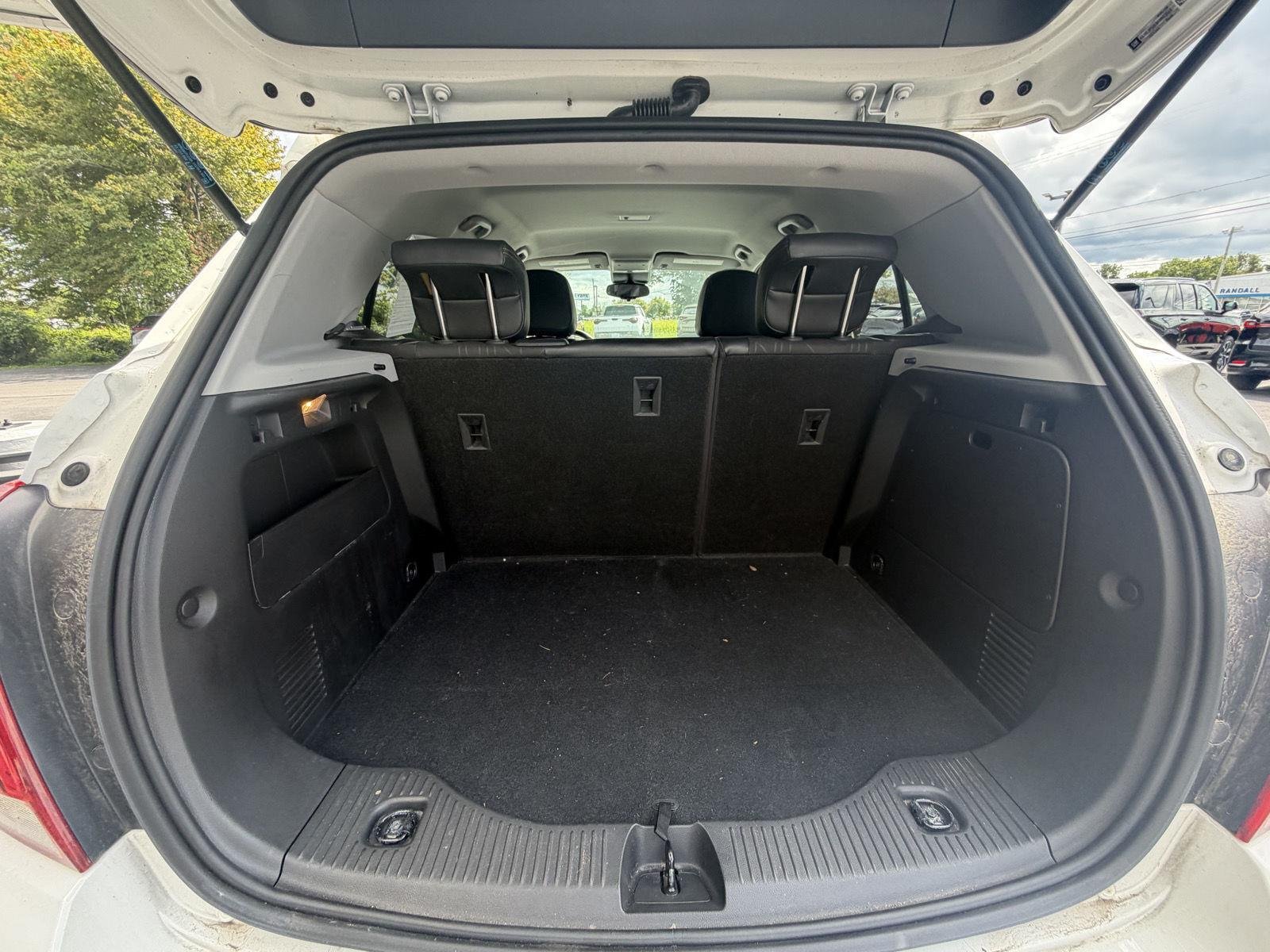 Used 2019 Summit White Chevrolet LT image 12