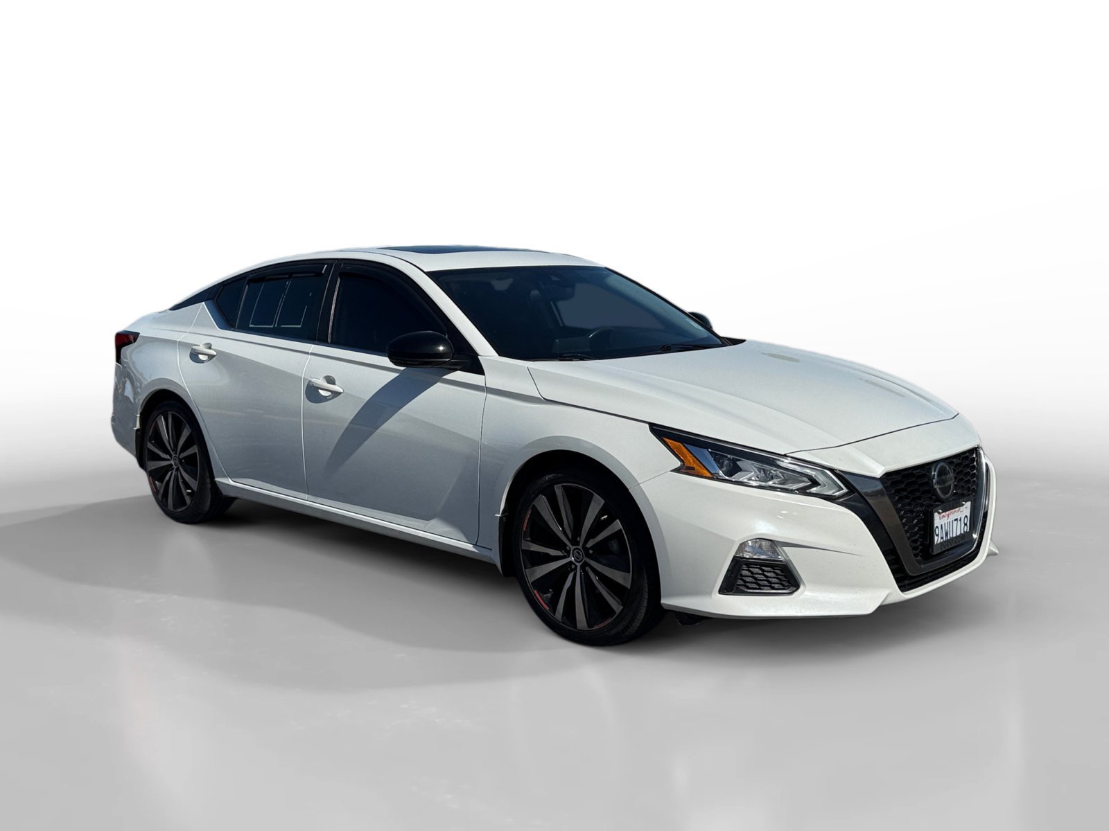 Used 2022 Pearl White Tricoat NISSAN 2.0 SR image 7