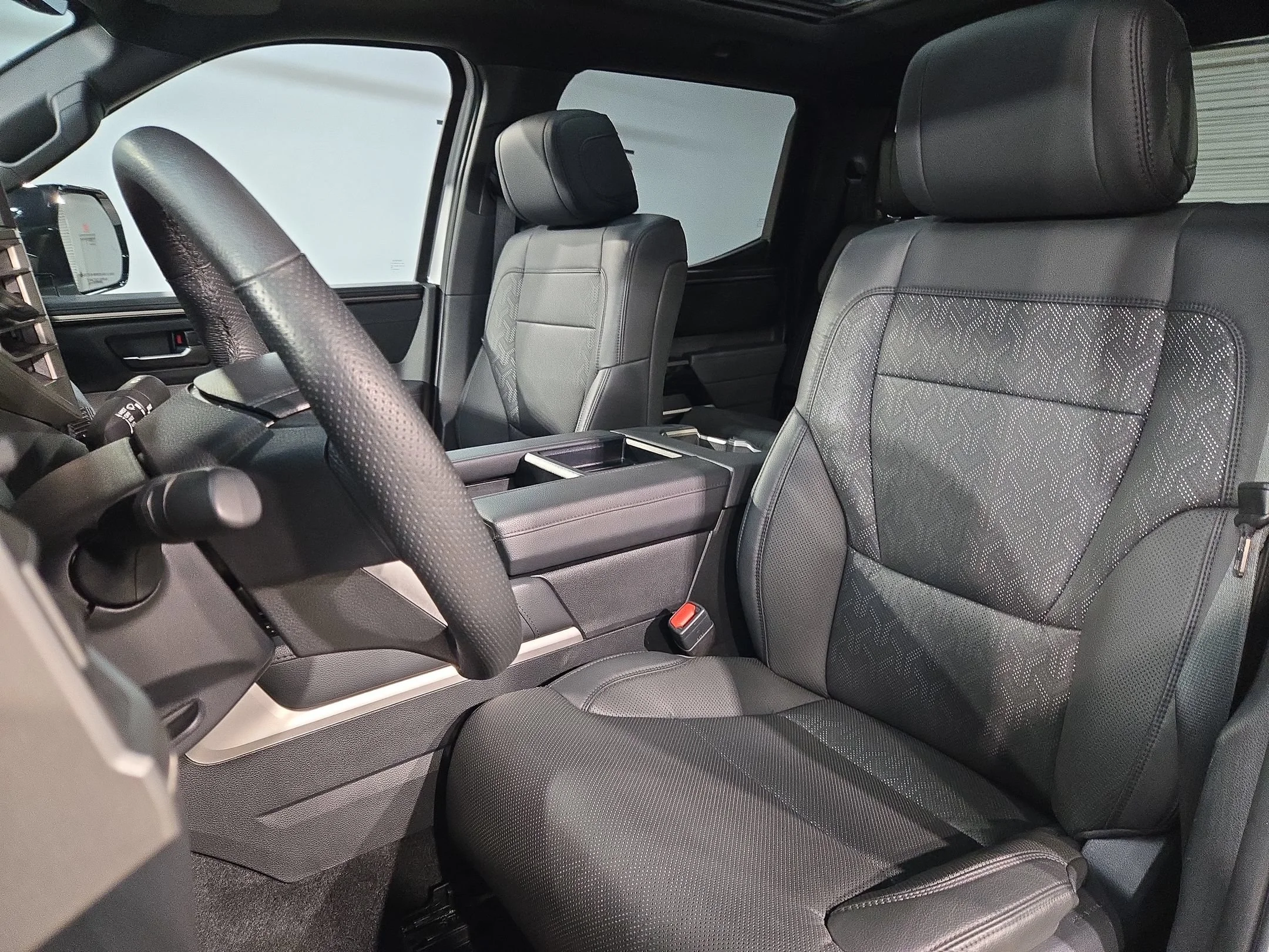 Certified Used 2025 Wind Chill Pearl Toyota Limited image 24