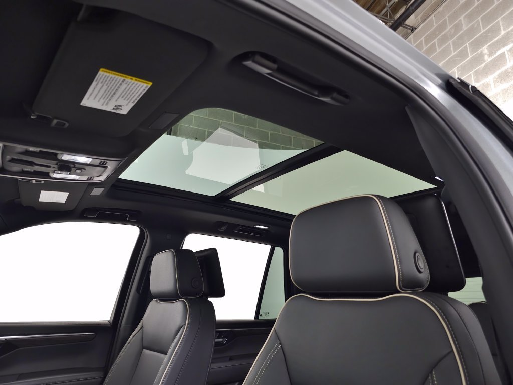 Used 2025 Gray Chevrolet Premier image 22