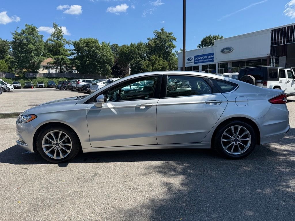 Used 2017 Silver Ford SE image 5