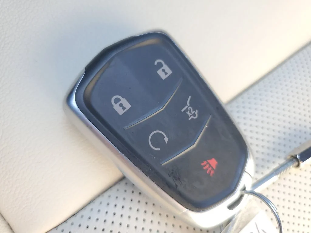 Used 2023 Crystal White Tricoat Cadillac Sport image 26
