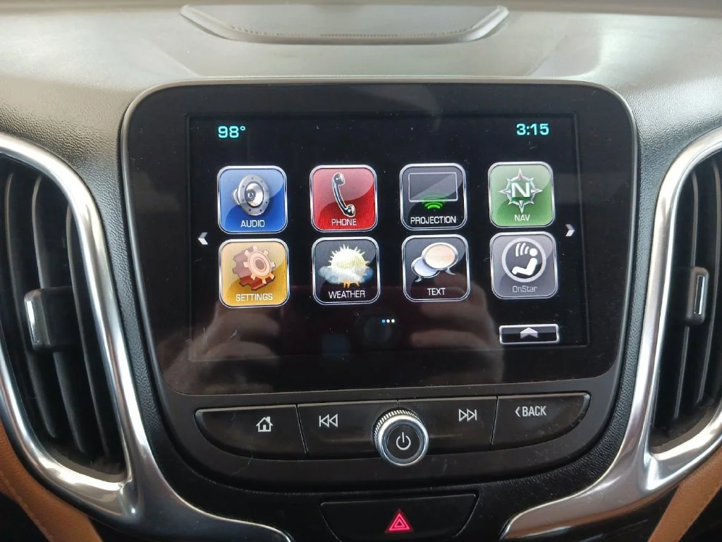Used 2018 IRIDESCENT PEARL TRICOAT Chevrolet Premier image 20