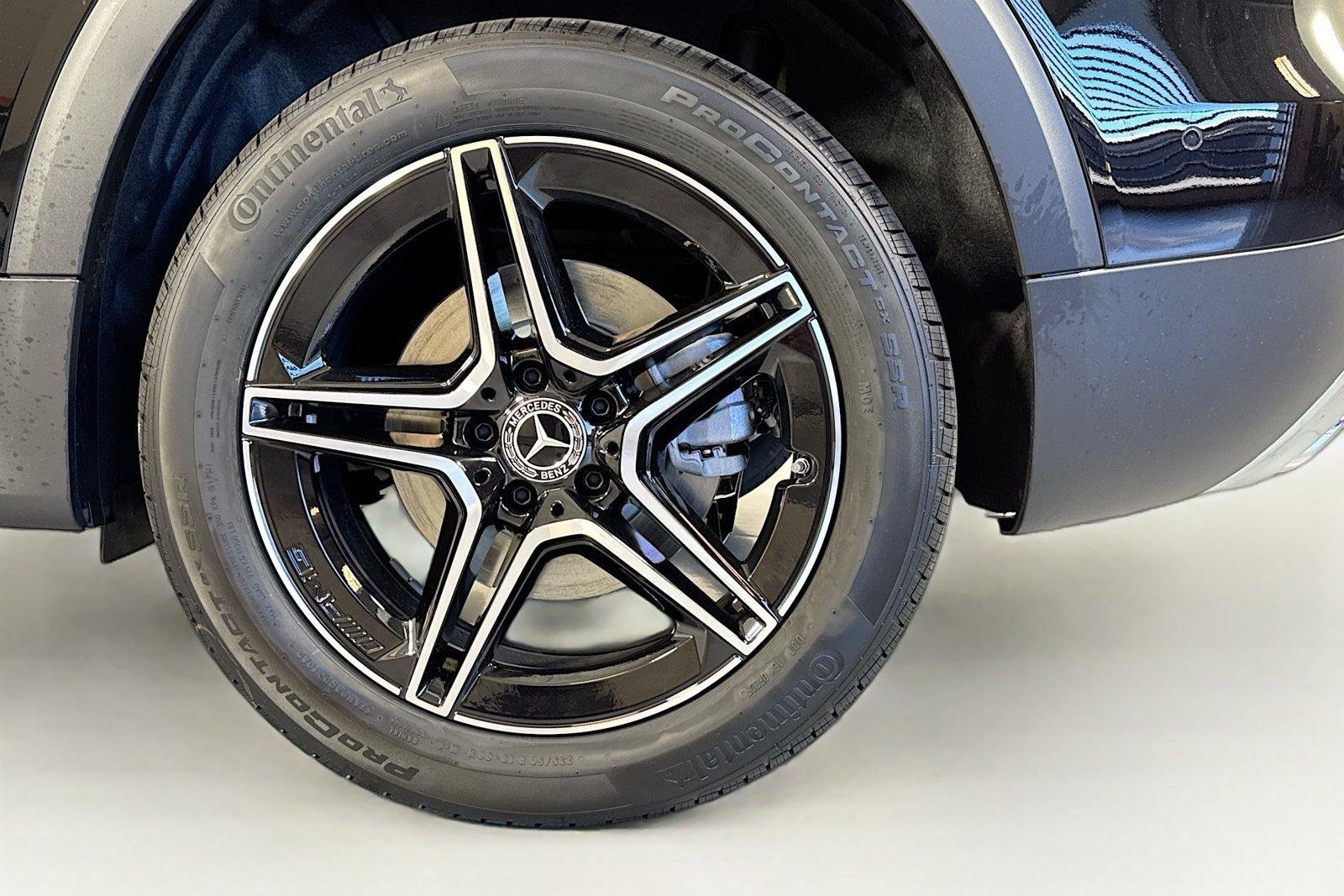 New 2026 Night Black Mercedes-Benz GLB 250 image 29