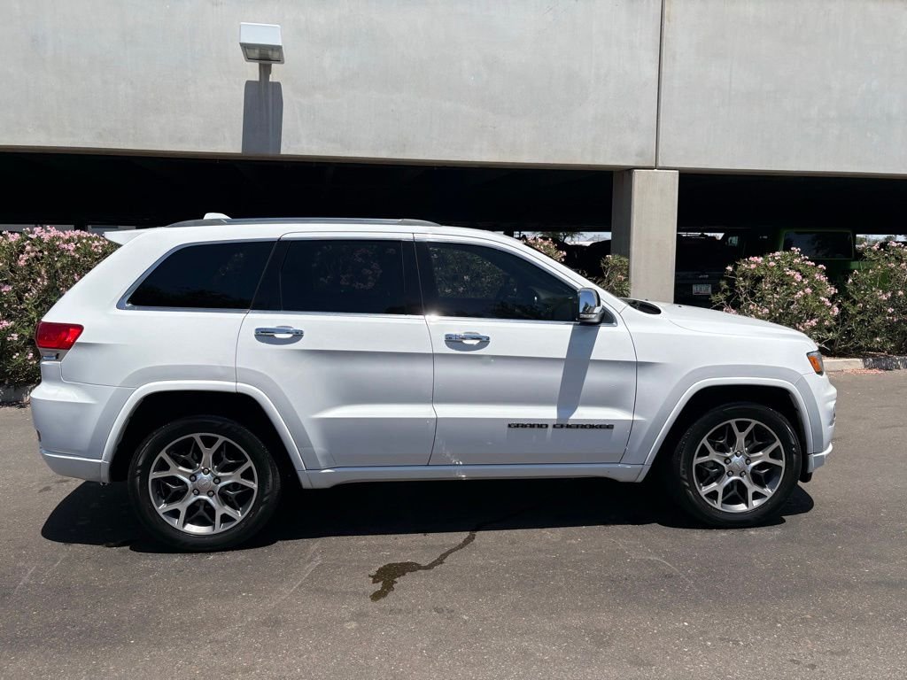 Used 2019 White Jeep Overland image 3