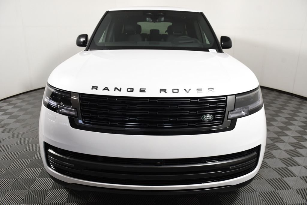 New 2026 Ostuni Perl Wh Land Rover SE image 10