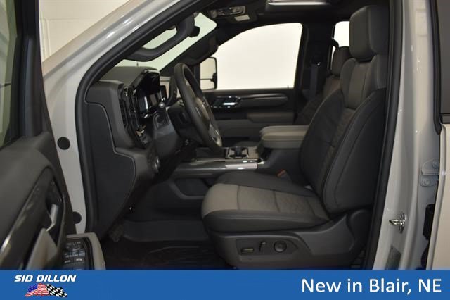 2026 Chevrolet Silverado 2500 HD ZR2 - Photo 9