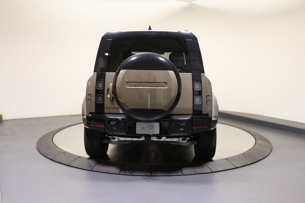 2026 Land Rover Defender X-Dynamic SE - Photo 4