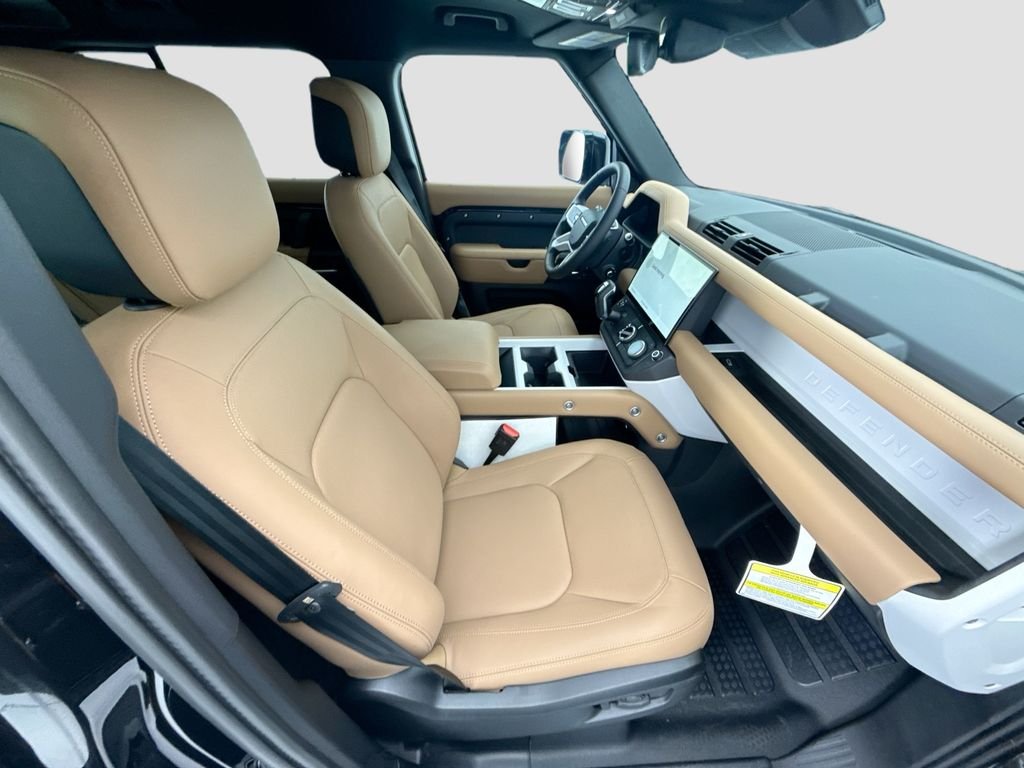 New 2026 Santorini Black Land Rover X-Dynamic SE image 19