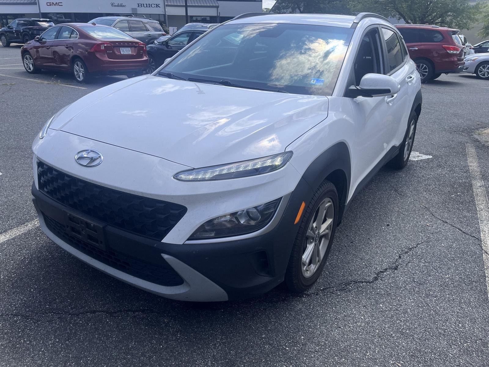 Used 2023 Lunar White Hyundai SEL image 1