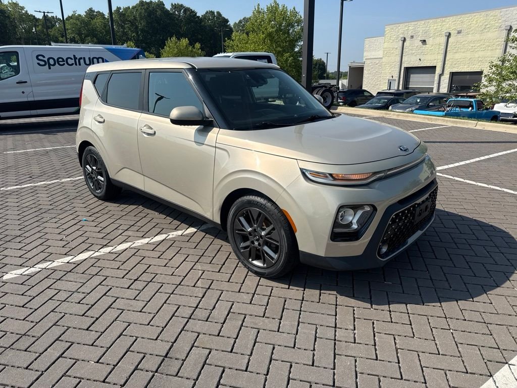 Used 2020 Gold Kia EX image 1