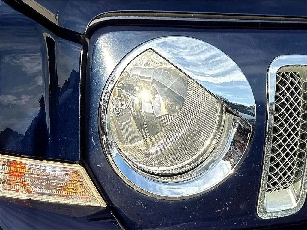 Used 2015 True Blue Pearlcoat Jeep Latitude image 36