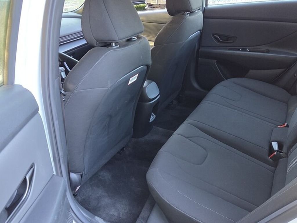 Used 2026 White Hyundai SEL Sport image 8