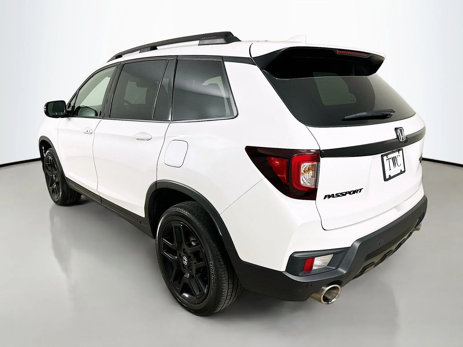 Used 2024 White Honda  image 7