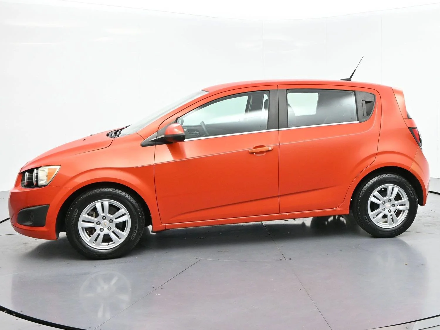 Used 2012 Inferno Orange Metallic Chevrolet LT image 4