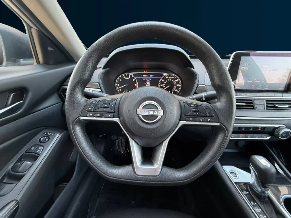 Used 2024 Silver Nissan 2.5 SV image 13
