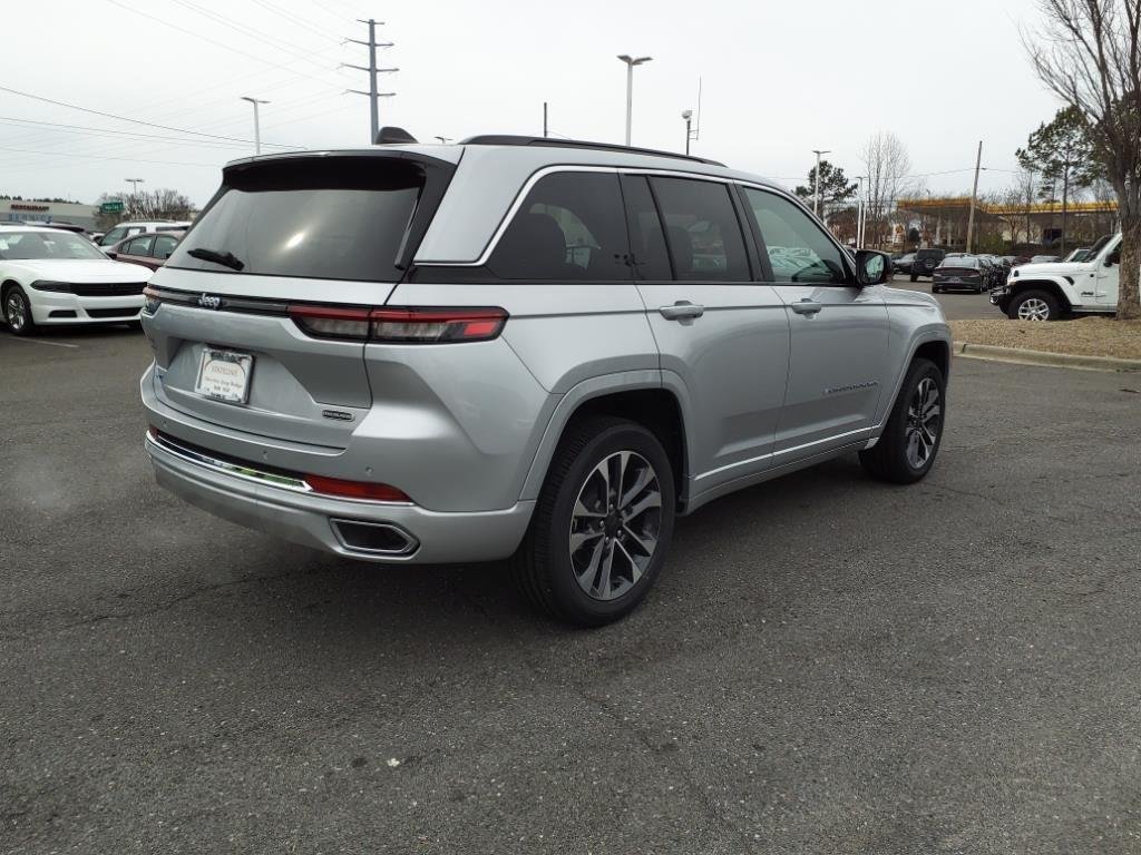 New 2024 Silver Zynith Exterior Paint Jeep Overland image 22
