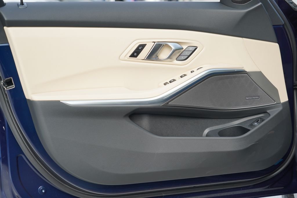 New 2026 Tanzanite Blue II Metallic BMW 330i image 9