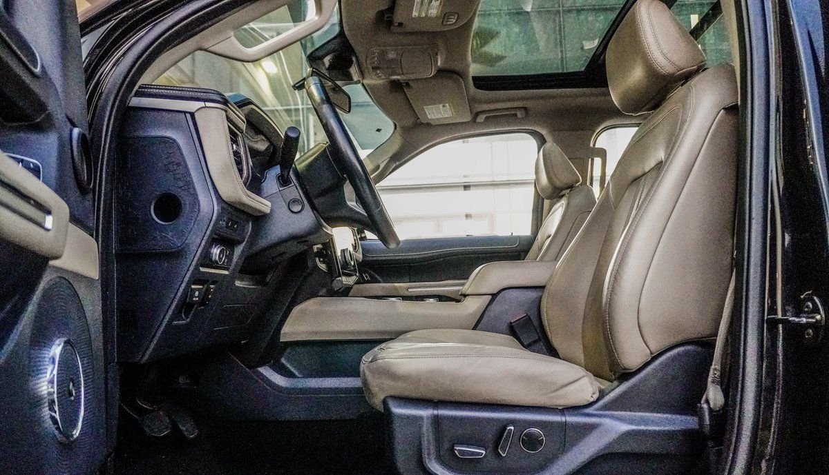Used 2022 Black Ford Limited image 18