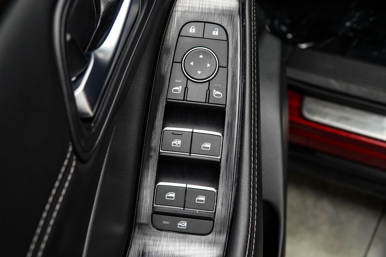 Used 2023 Red Nissan SL image 40