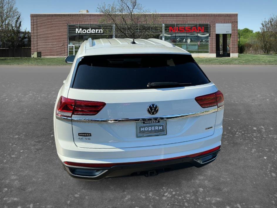 Used 2022 Pure White Volkswagen 3.6L V6 SE w/Technology image 3