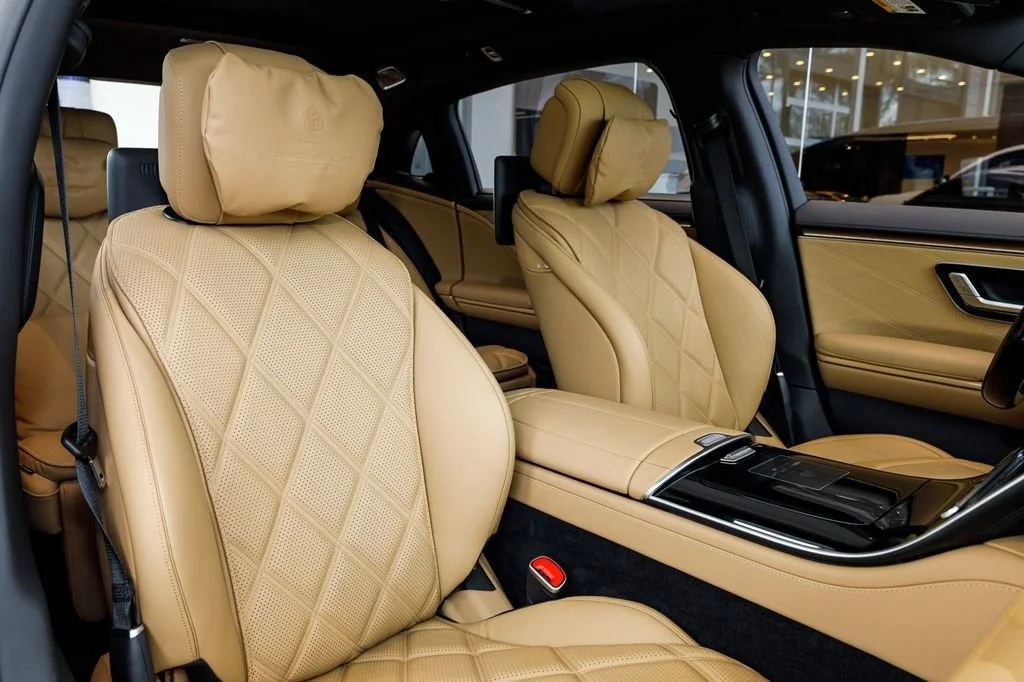 Used 2023 Obsidian Black Metallic / Colorado Beige Mercedes-Benz Maybach S 680 image 11