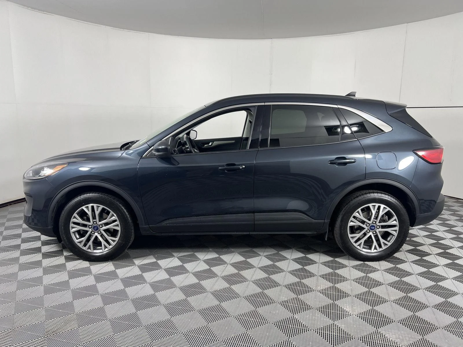 Used 2022 Stone Blue Ford SEL image 7