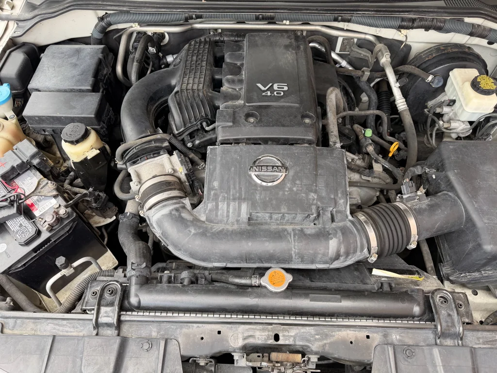 Used 2007 Avalanche Nissan S image 11