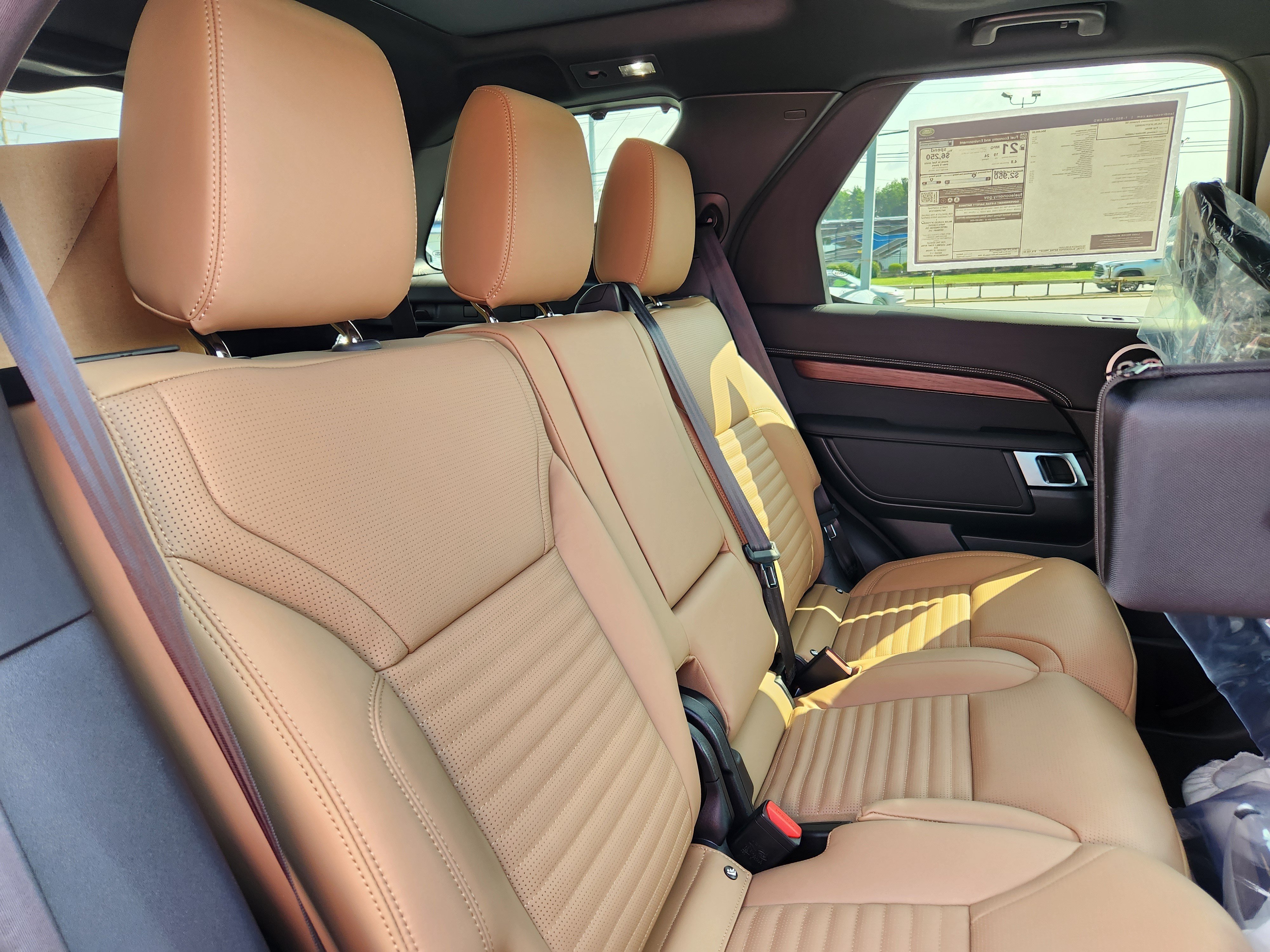New 2026 Fuji White LAND ROVER Dynamic SE image 11