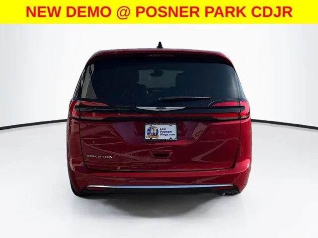 New 2026 Red Hot Pearl-Coat Exterior Paint Chrysler Select image 6