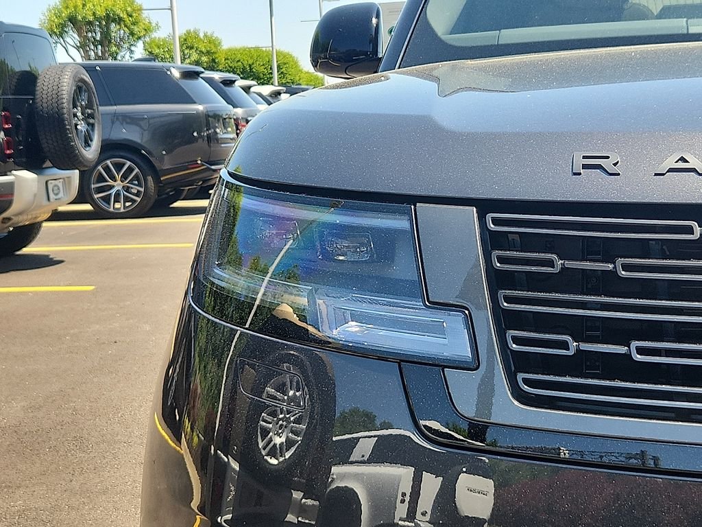 Certified Used 2025 Carpathian Grey Premium Metallic Land Rover SE image 9