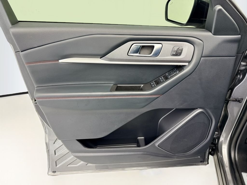 Used 2025 Gray Metallic Ford ST-Line image 24