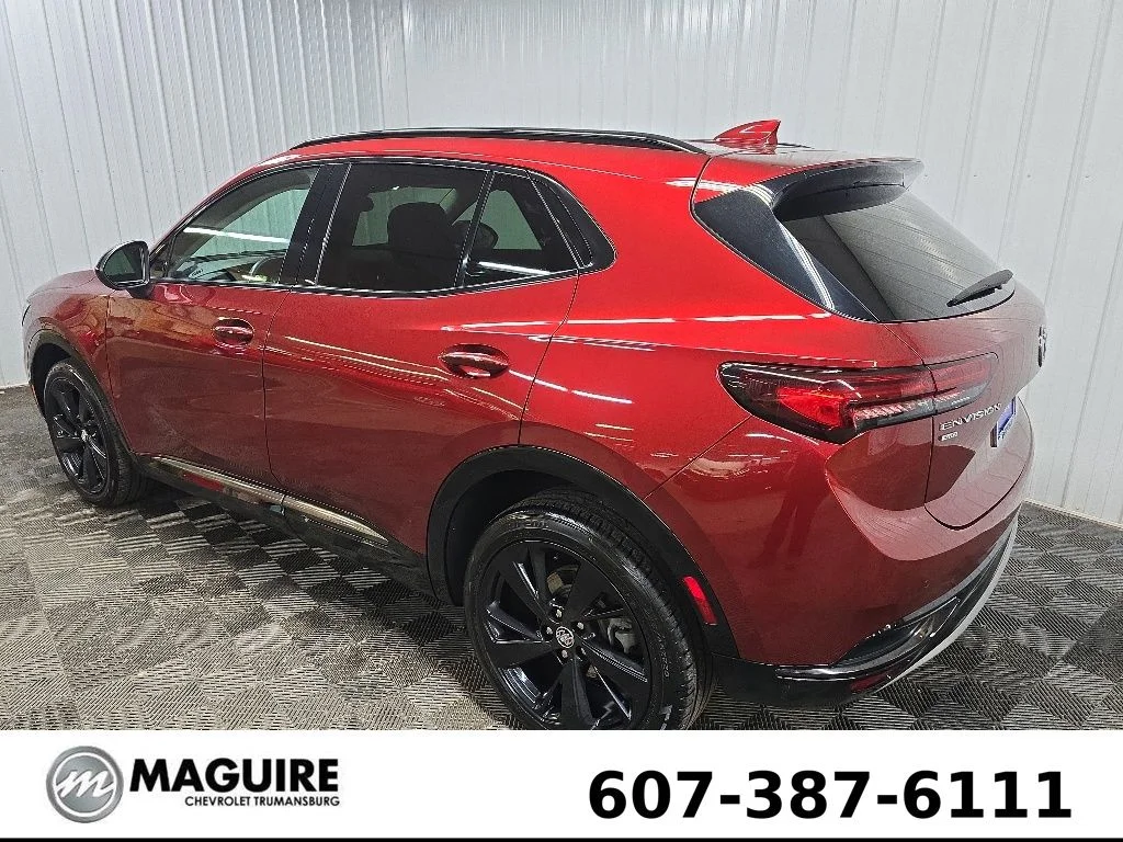 Used 2022 Red Buick Essence image 9