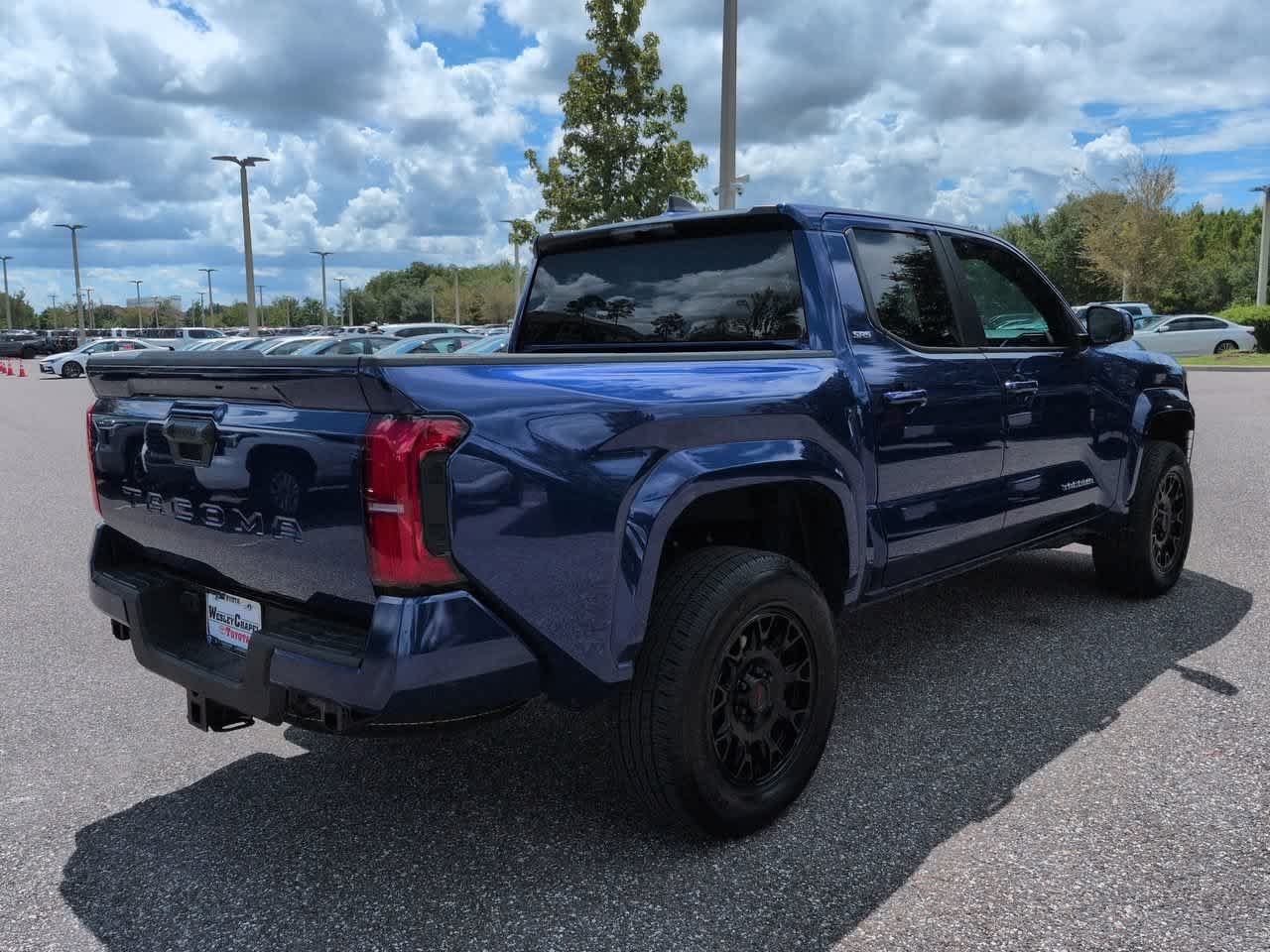 Used 2025 Blue Crush Metallic Toyota SR5 image 6