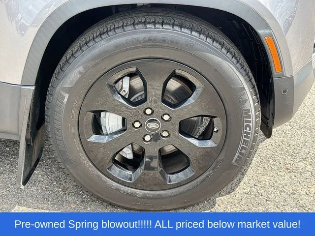 Used 2020 Gray Land Rover HSE image 12